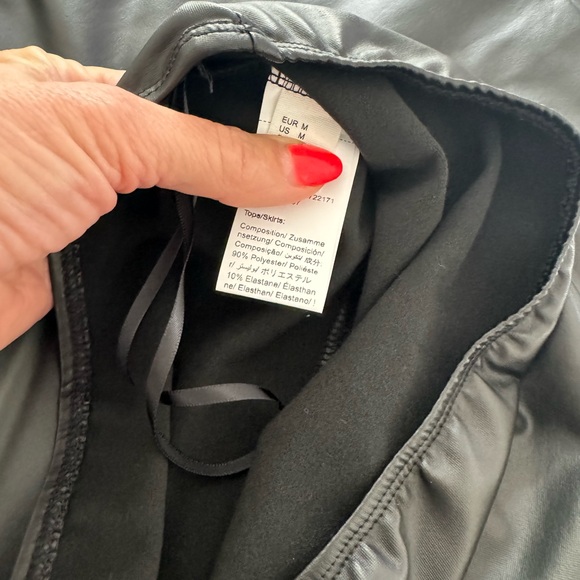 2 piece faux leather body-con skirt and tube top Medium - Picture 6 of 7